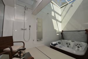 Spa / Wet Room / Hot Tub- click for photo gallery